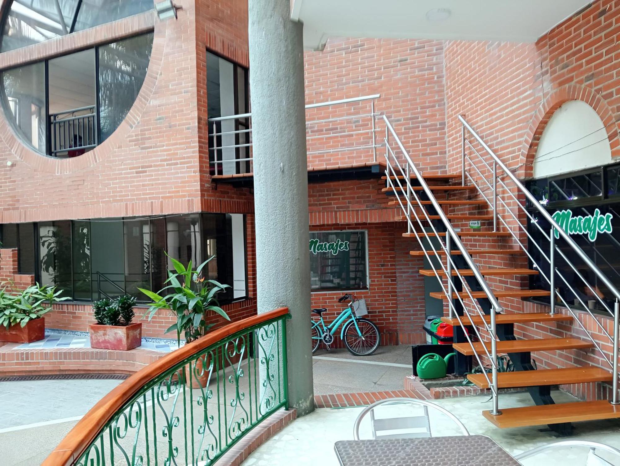 Casa Morales Hotel Internacional Y Centro De Convenciones Ibagué Eksteriør bilde Interior of the library